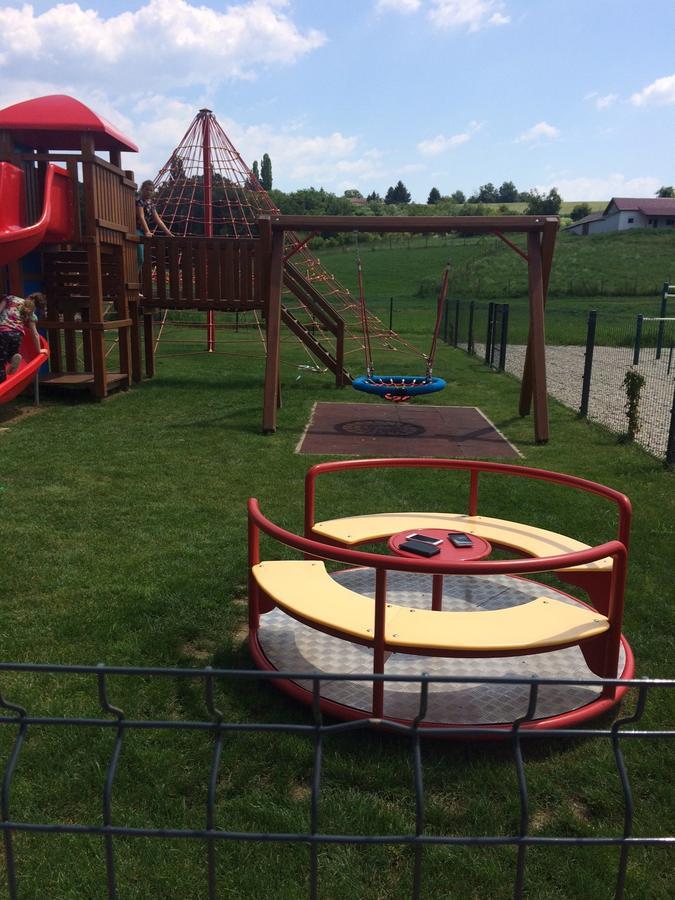 Holiday Home Maderka Strigova Luaran gambar