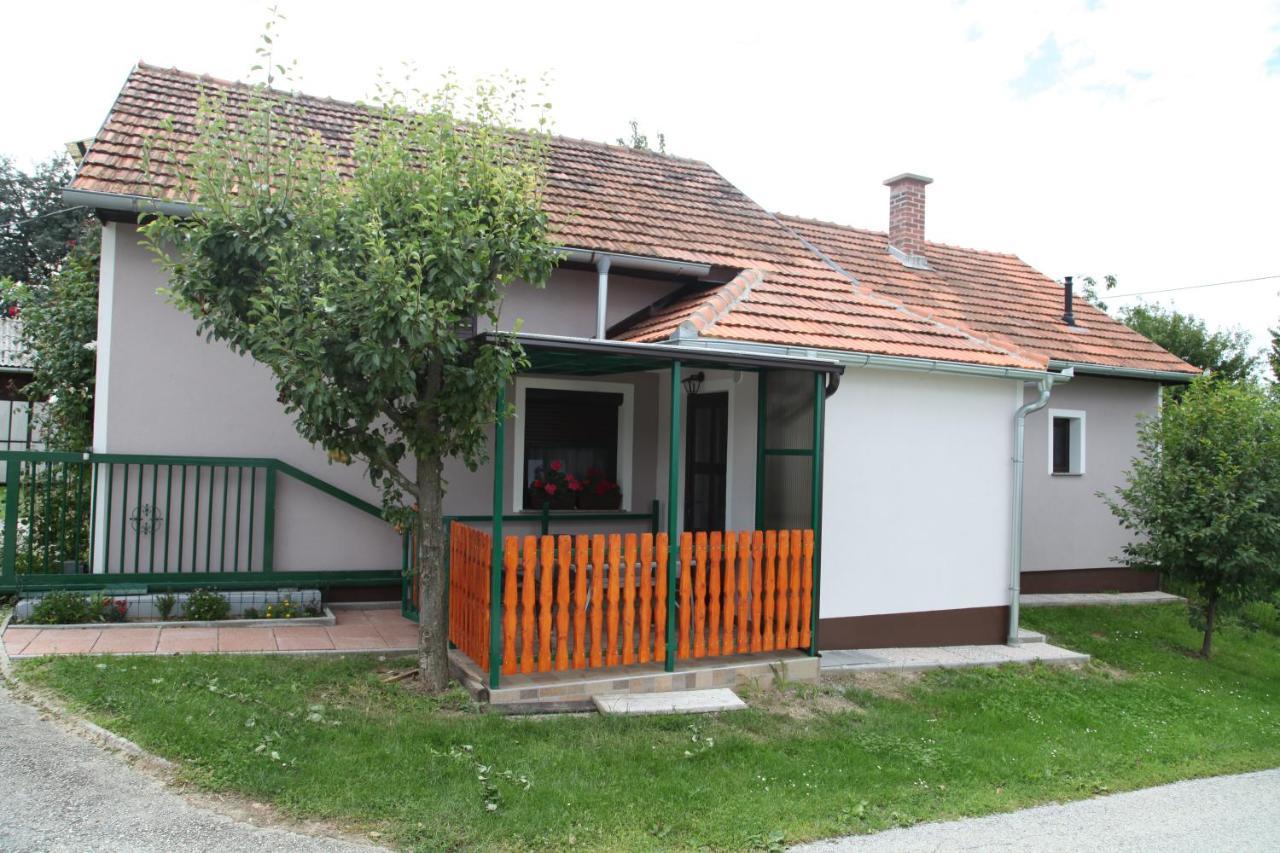 Holiday Home Maderka Strigova Luaran gambar