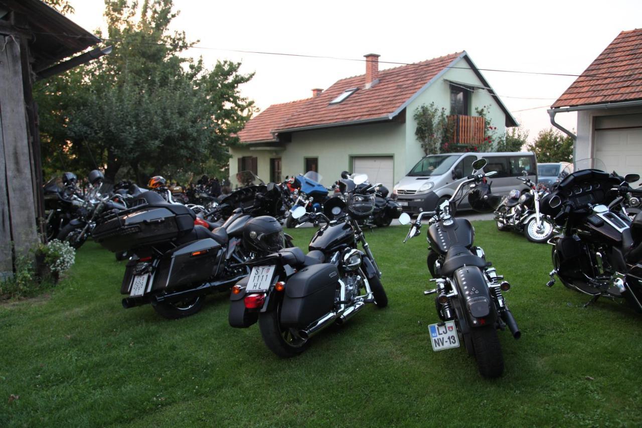 Holiday Home Maderka Strigova Luaran gambar